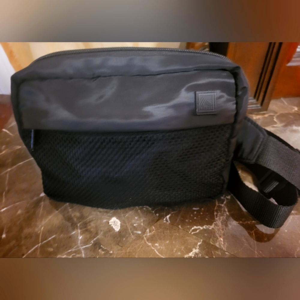 RBX Lightweight Breathable Crossbody Fanny Pack Black